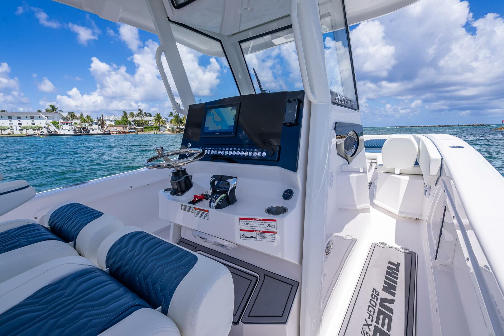 26ft Twin Vee Yacht For Sale