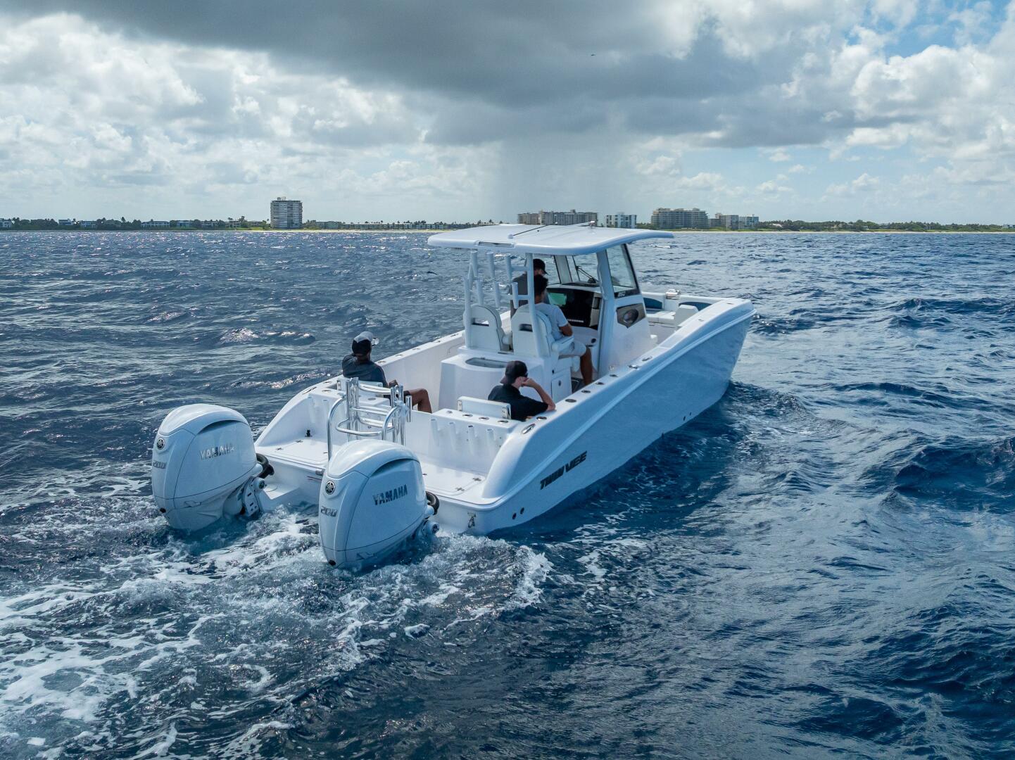 26ft Twin Vee Yacht For Sale