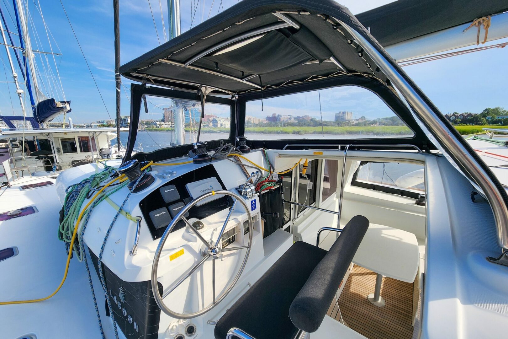39ft Lagoon Yacht For Sale
