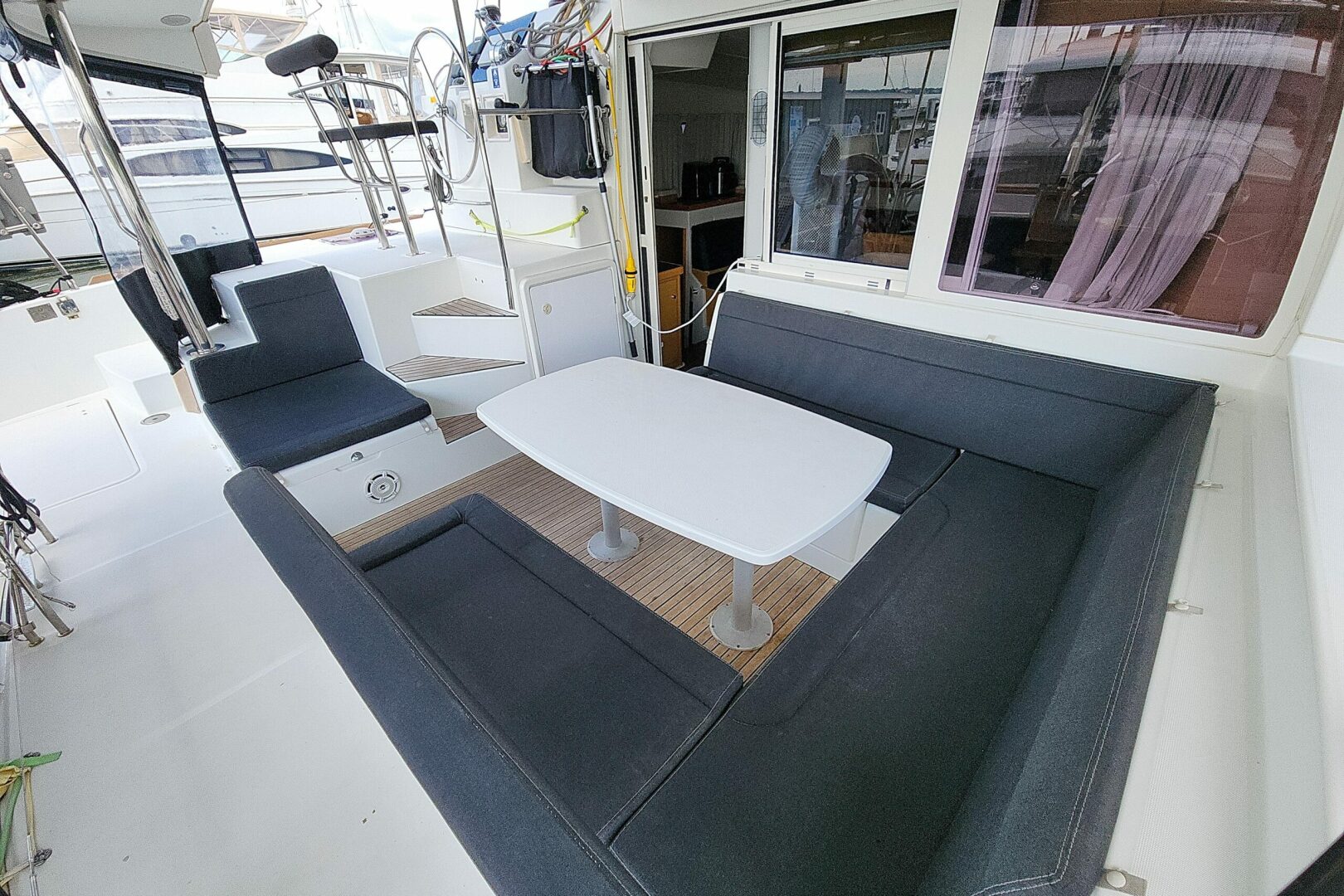 39ft Lagoon Yacht For Sale