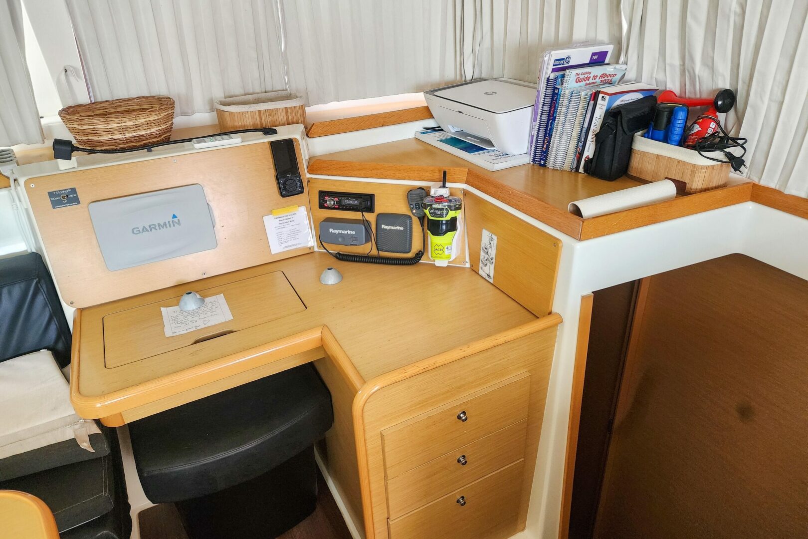 39ft Lagoon Yacht For Sale