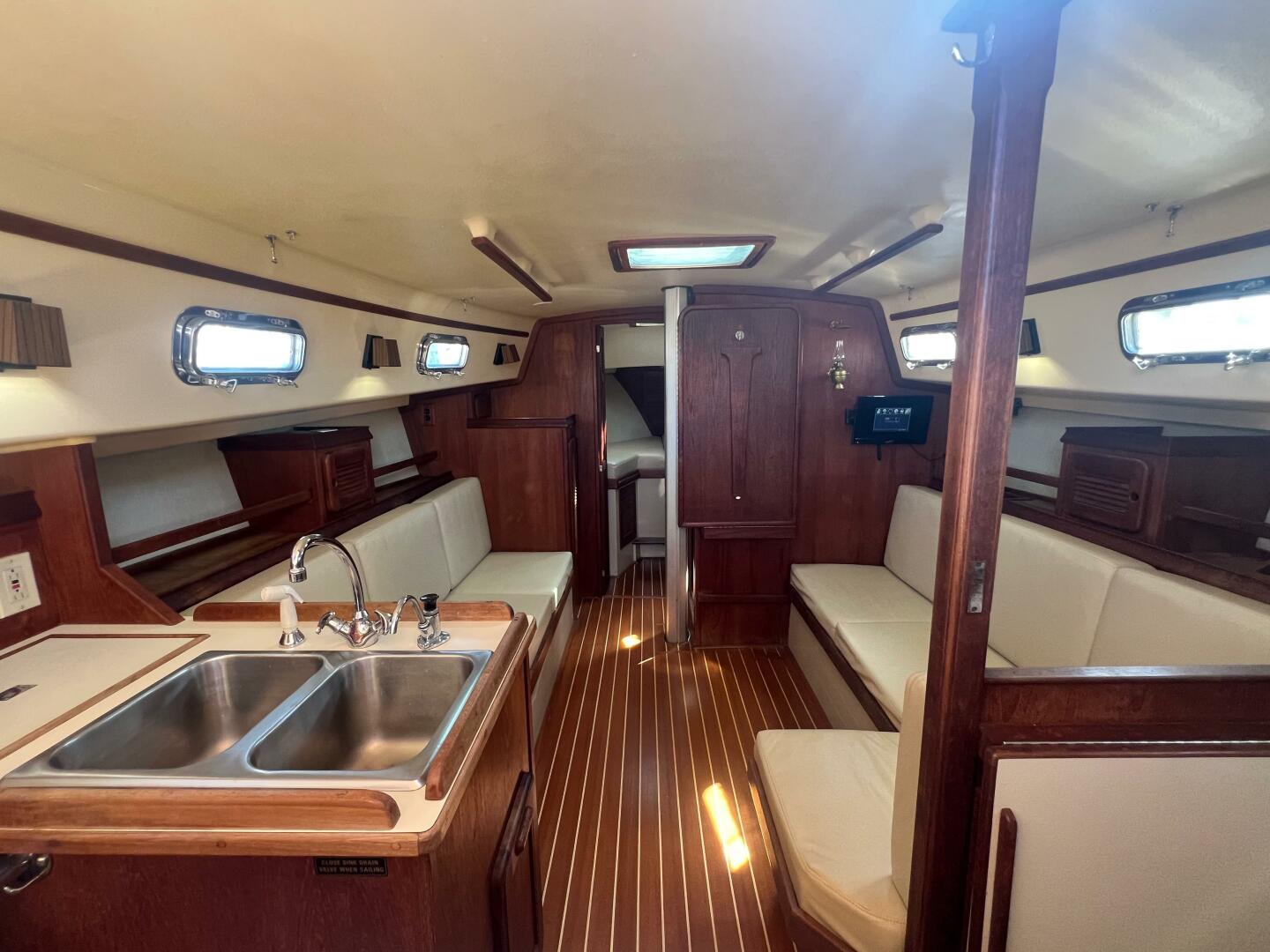 El Bo Room 31ft Island Packet Yacht For Sale
