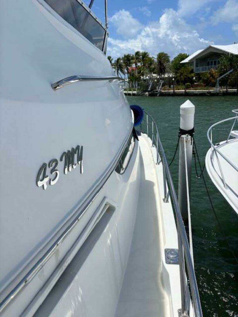 Scout 400 LXF Yacht For Sale