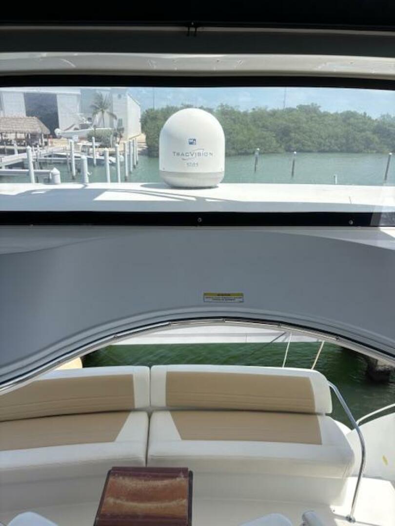 2006 Carver 43 Motor Yacht interior with seating, overlookin