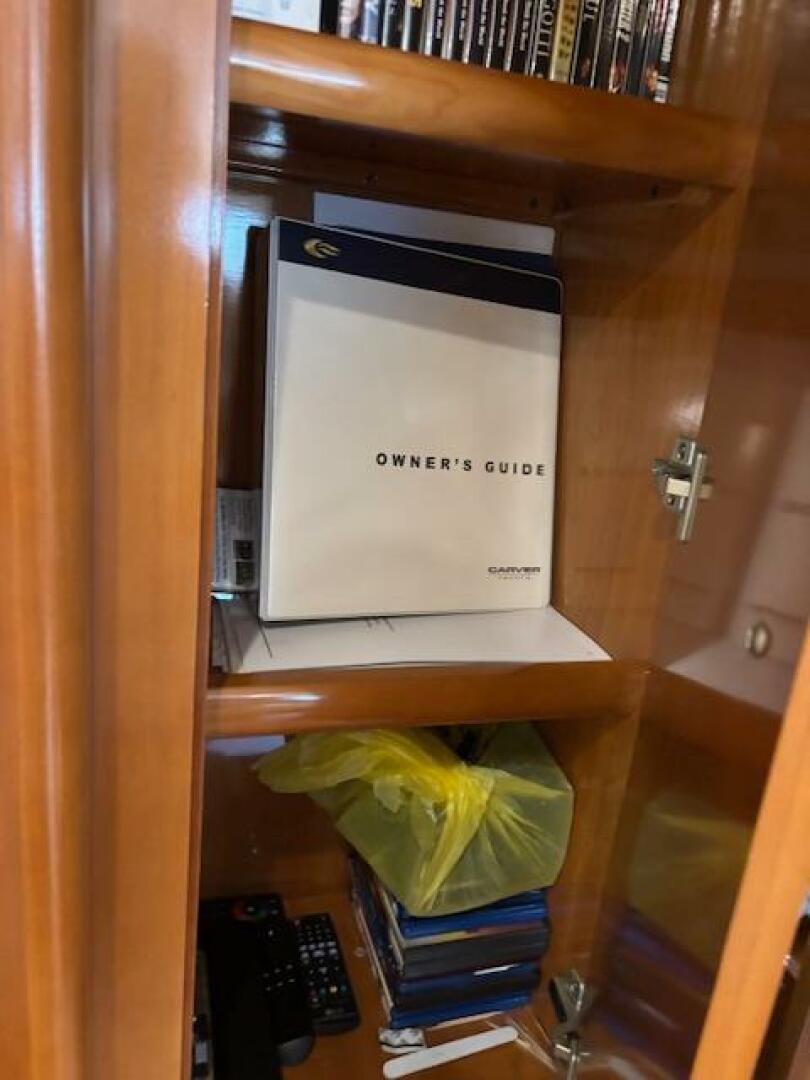 Owner's guide for 2006 Carver 43 Motor Yacht in wooden cabin