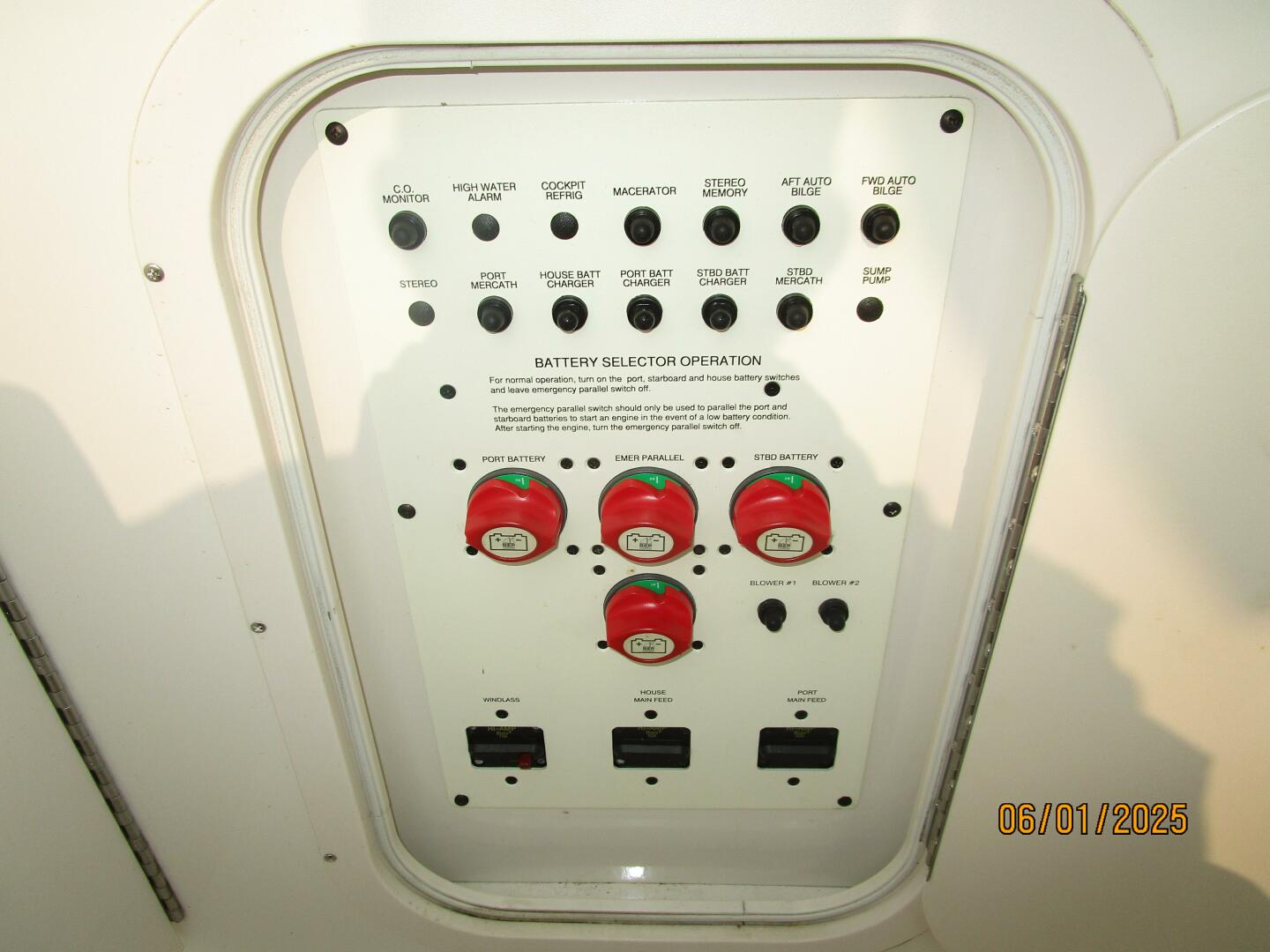 29' Chaparral electrical panel2