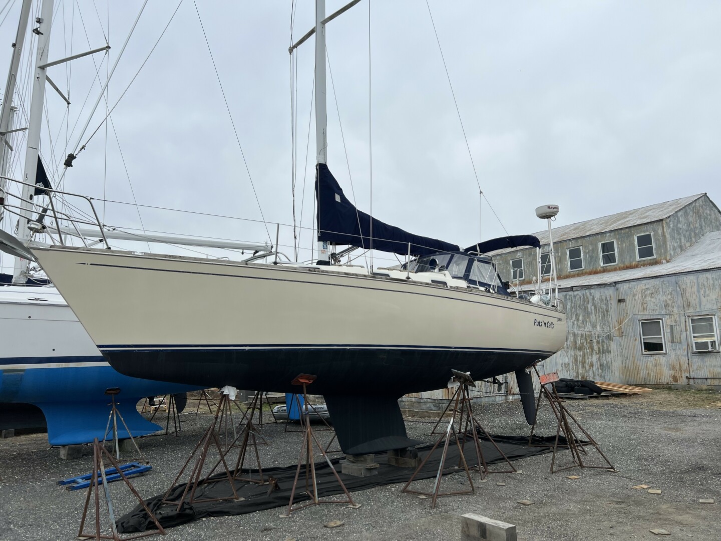 Puts N Calls 35ft Tartan Yacht For Sale