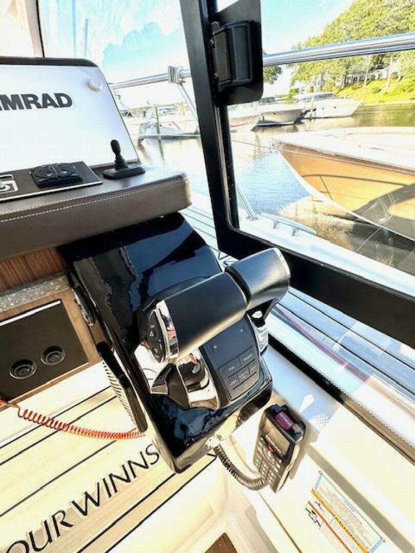 Three Beaches 37ft Four Winns Yacht For Sale