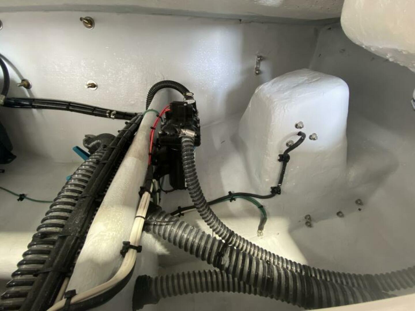 23ft Reef Runner Yacht For Sale