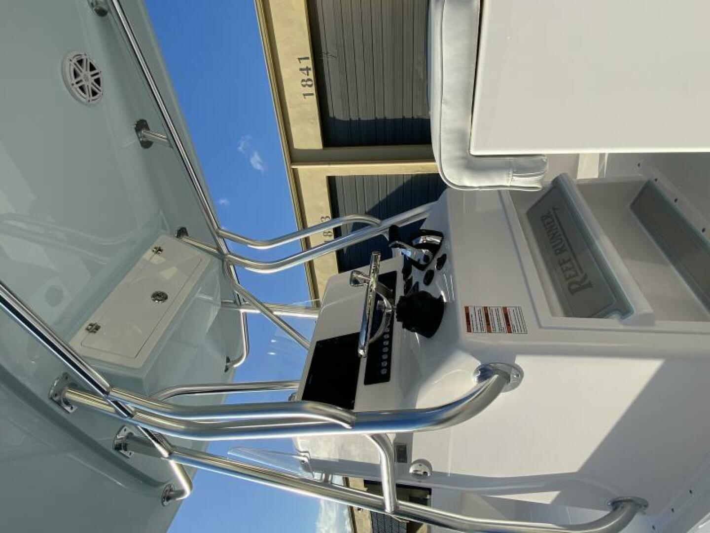 23ft Reef Runner Yacht For Sale