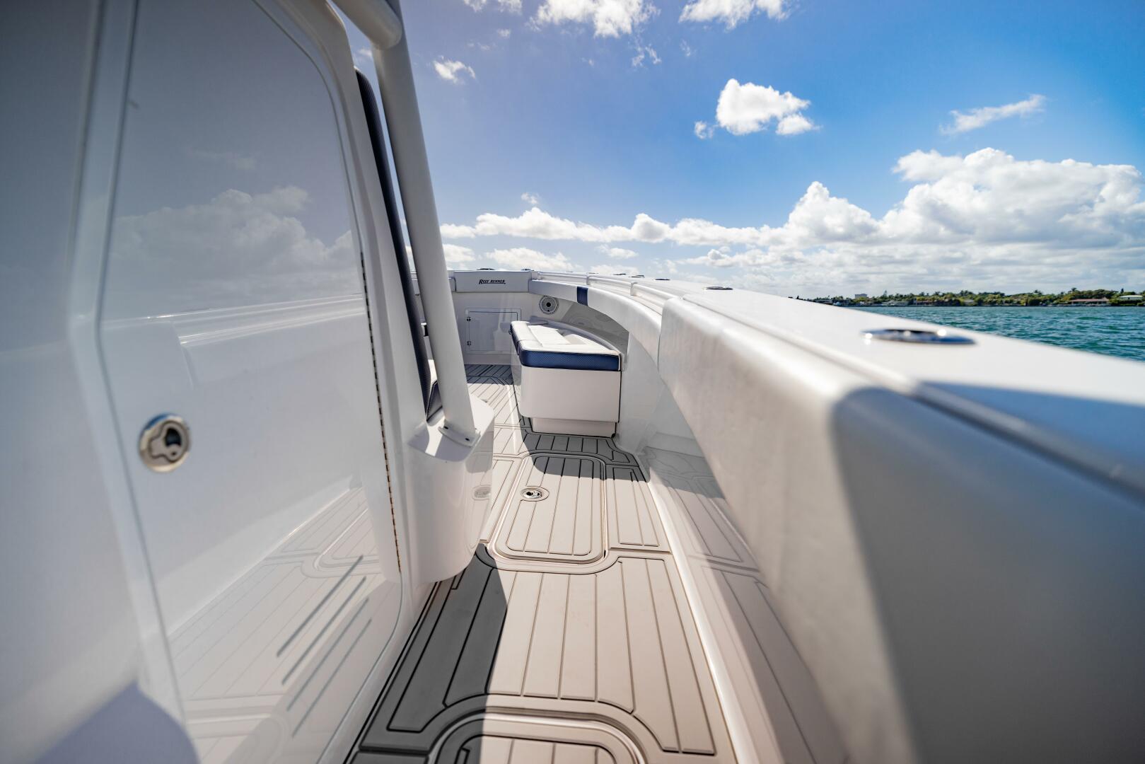 34ft Reef Runner Yacht For Sale