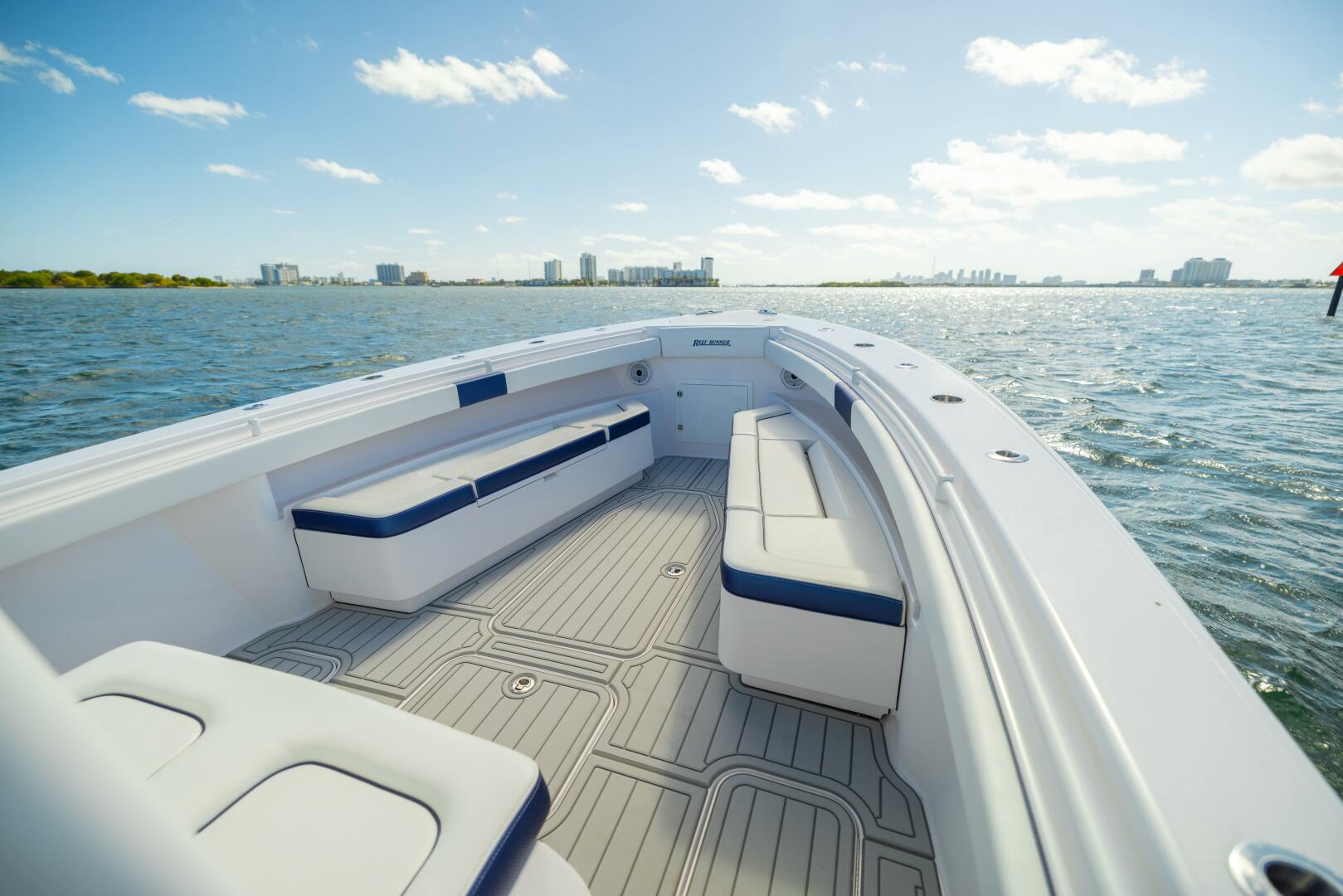 34ft Reef Runner Yacht For Sale