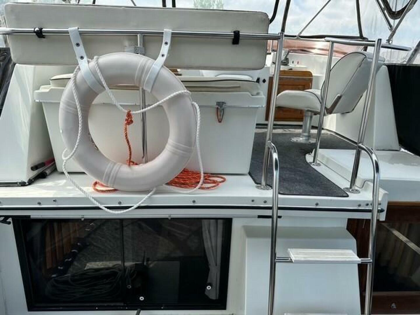 32ft Prowler Yacht For Sale