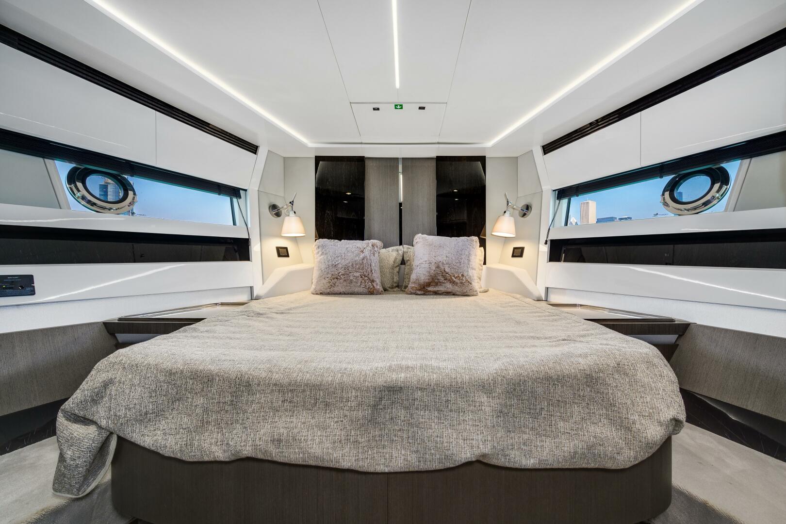 70ft Azimut Yacht For Sale