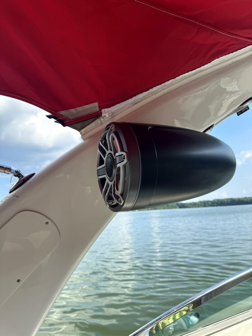 28ft Crownline Yacht For Sale