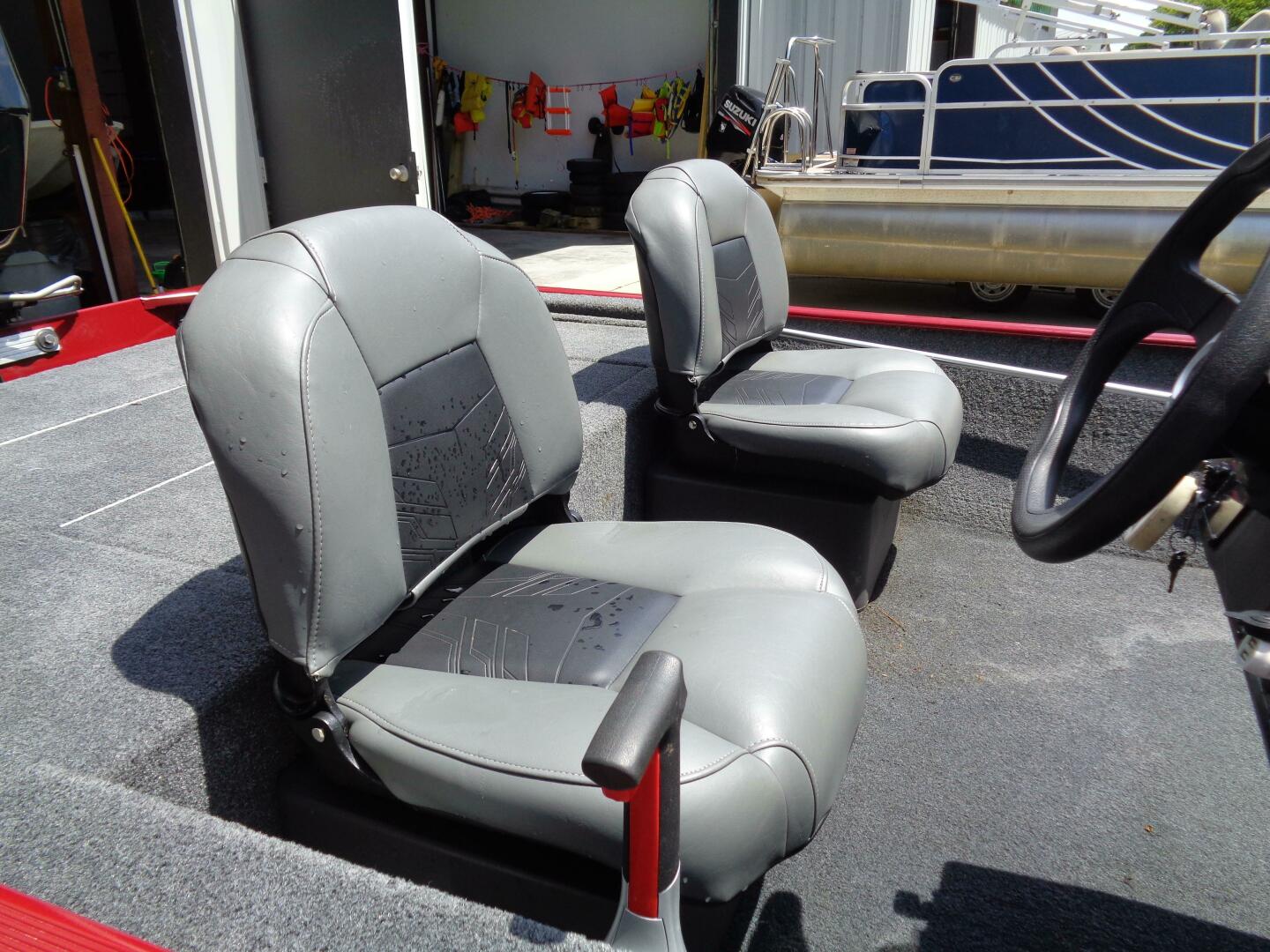 17ft Tracker Yacht For Sale