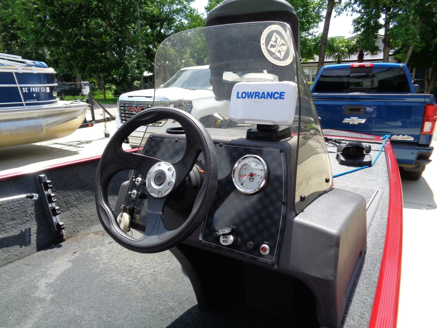 17ft Tracker Yacht For Sale