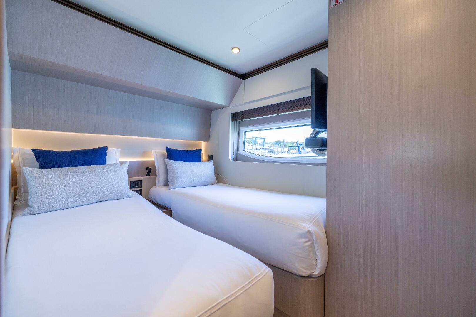 Azimut S7 For Sale - SECOND CHANCE