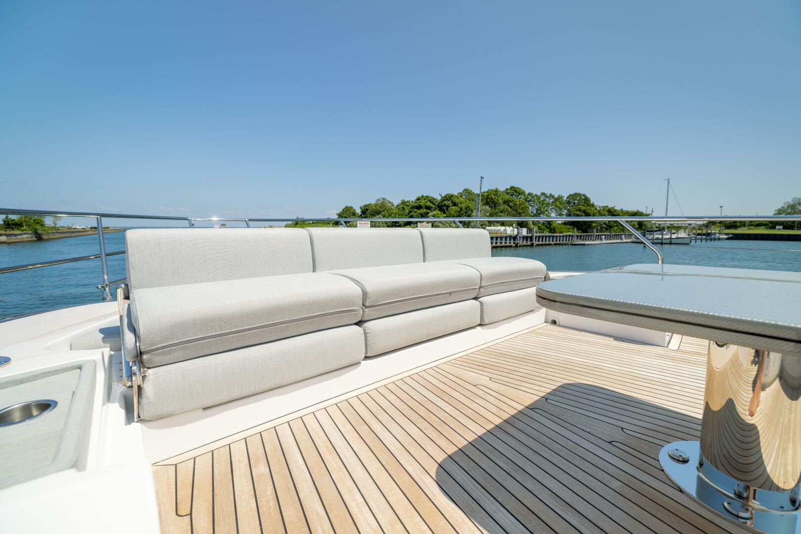 Azimut S7 For Sale - SECOND CHANCE