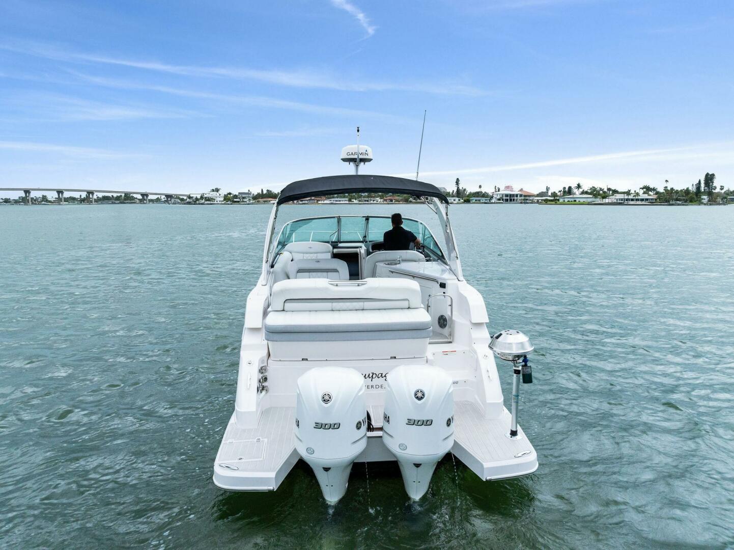 2020 Regal 33 XO 'Snuffleupagus'-Profile Stern