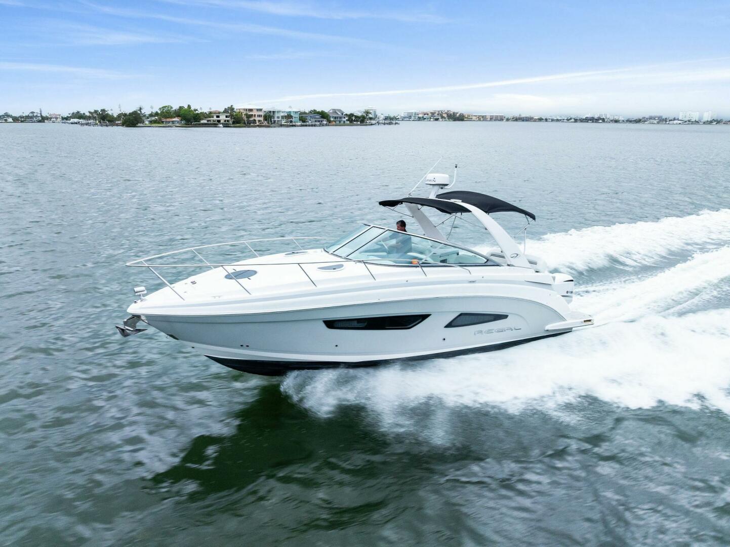 2020 Regal 33 XO 'Snuffleupagus'-Profile 3/4 Port