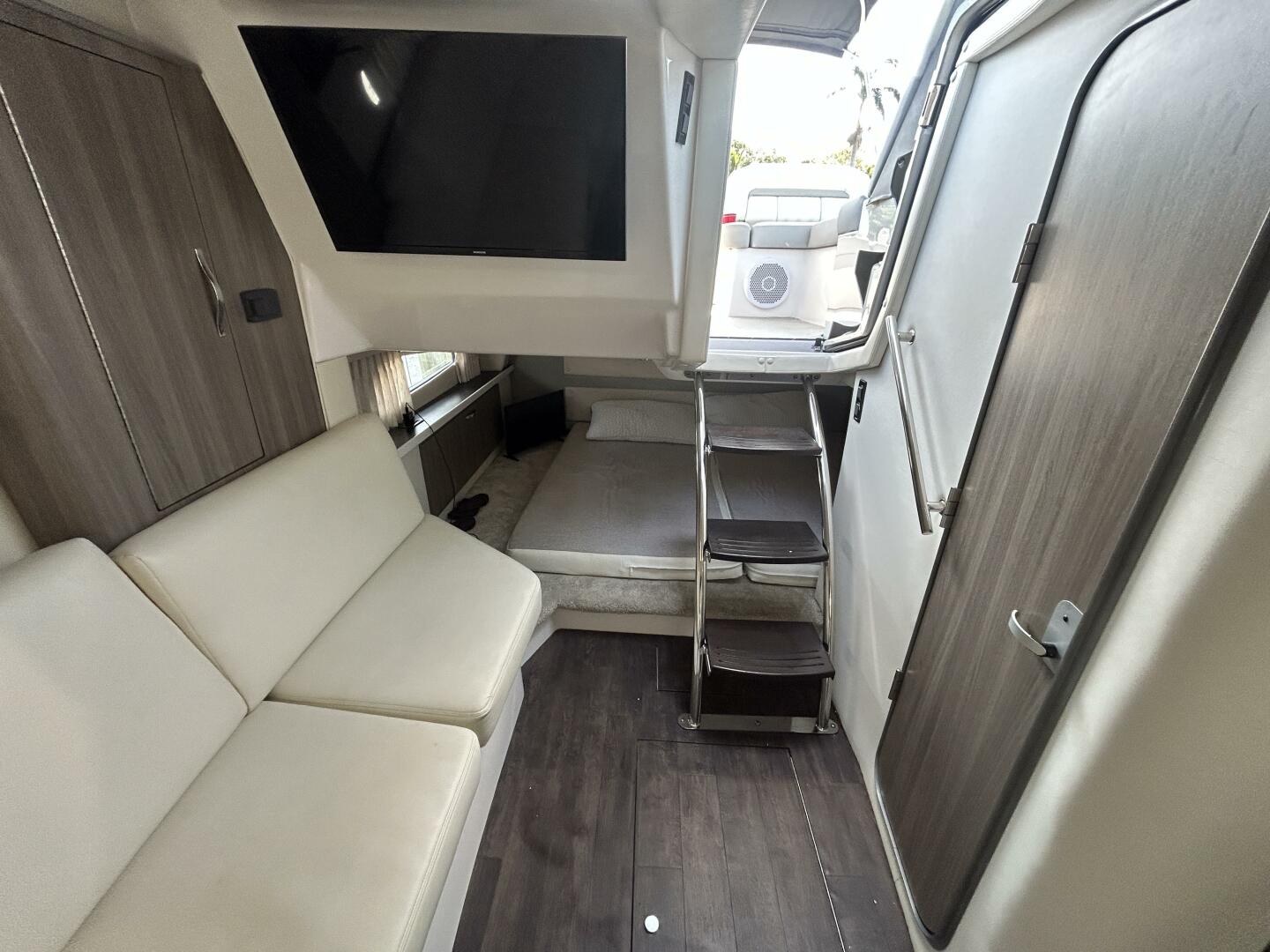 2020 Regal 33 XO 'Snuffleupagus'-Cabin 