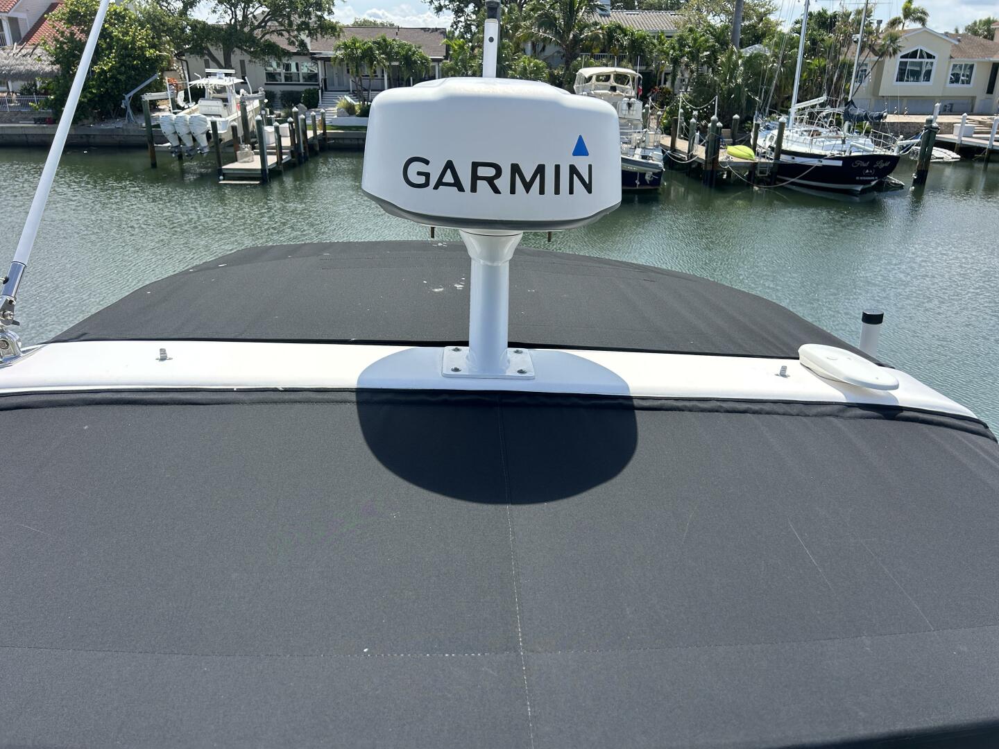 2020 Regal 33 XO 'Snuffleupagus'-Garmin Antenna