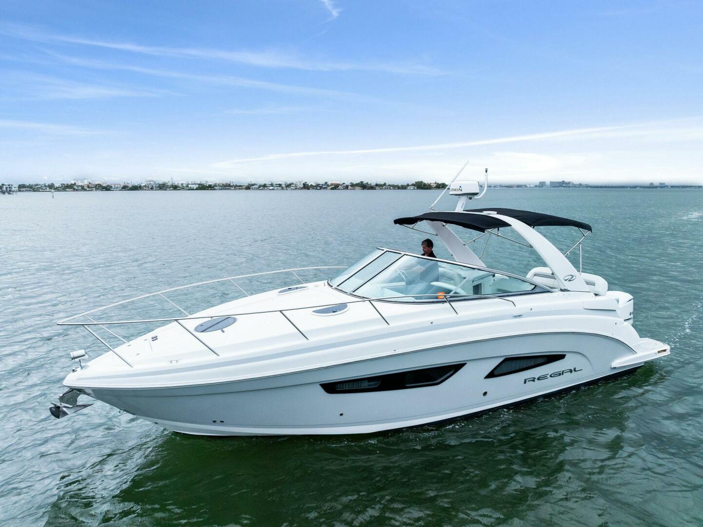 2020 Regal 33 XO 'Snuffleupagus'-Profile 3/4 Port