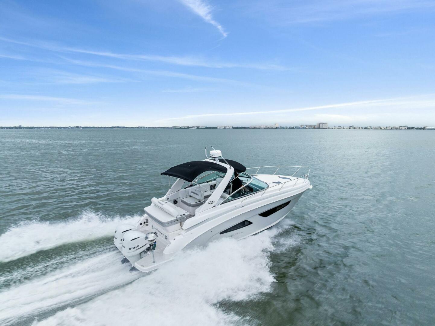 2020 Regal 33 XO 'Snuffleupagus'-Profile 3/4 Starboard
