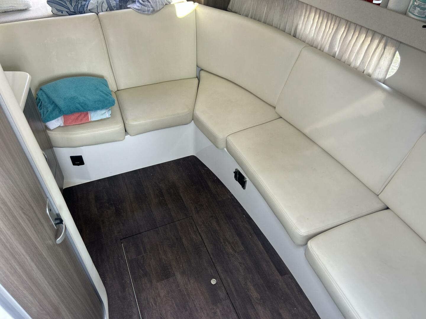 2020 Regal 33 XO 'Snuffleupagus'-Cabin 