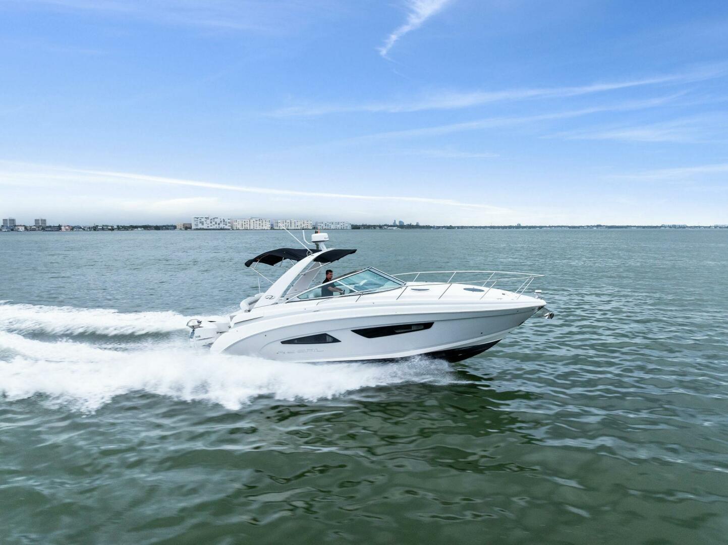 2020 Regal 33 XO 'Snuffleupagus'-Profile Starboard