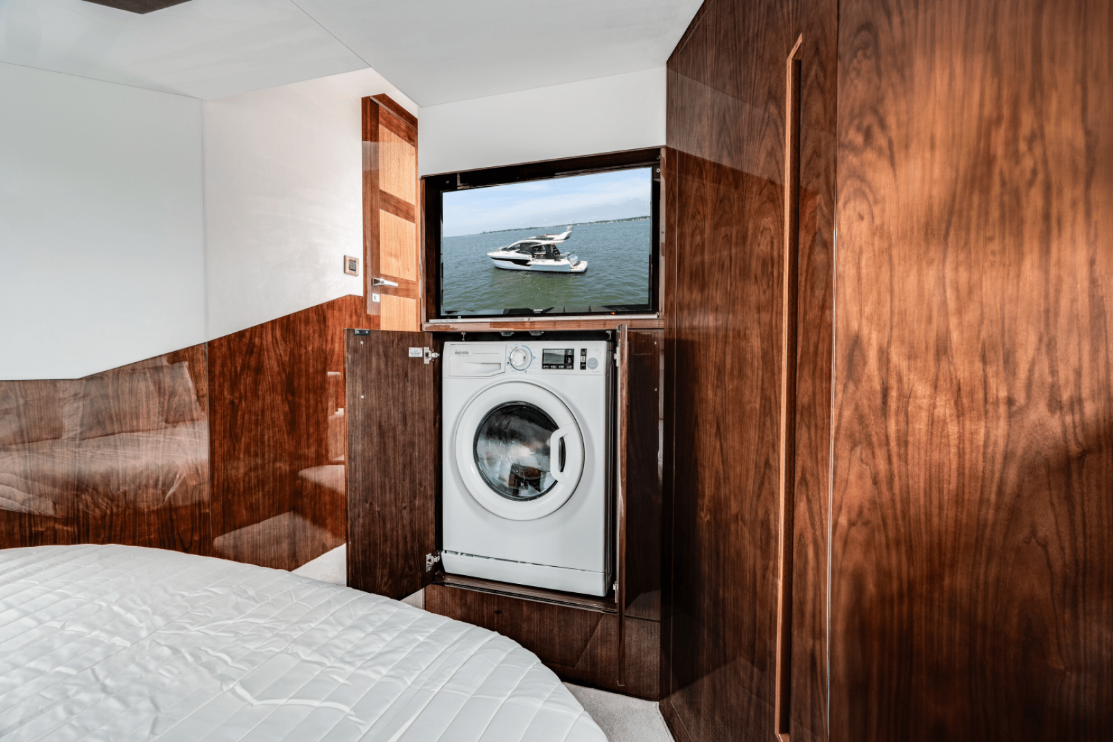 Galeon 510 SKY Yacht For Sale