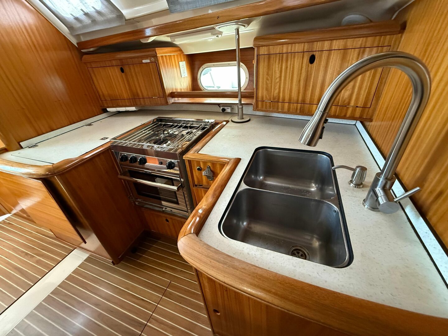 42ft Dufour Yacht For Sale