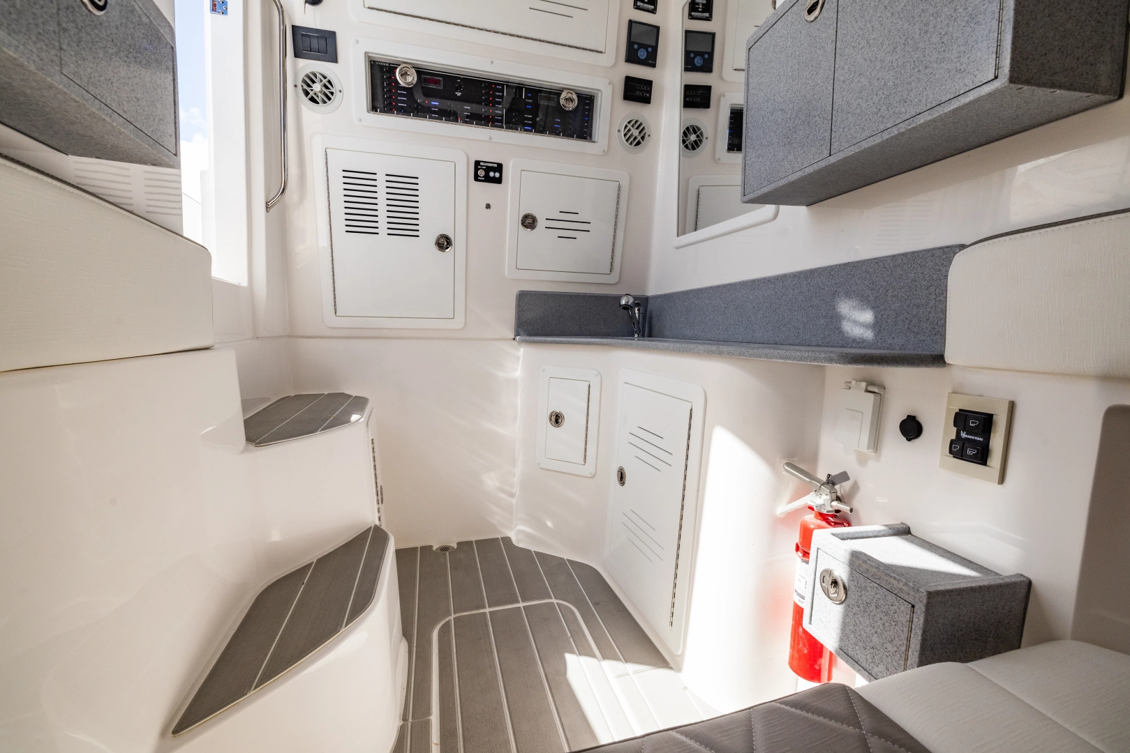 BlackWater 43 Sportfish Yacht For Sale