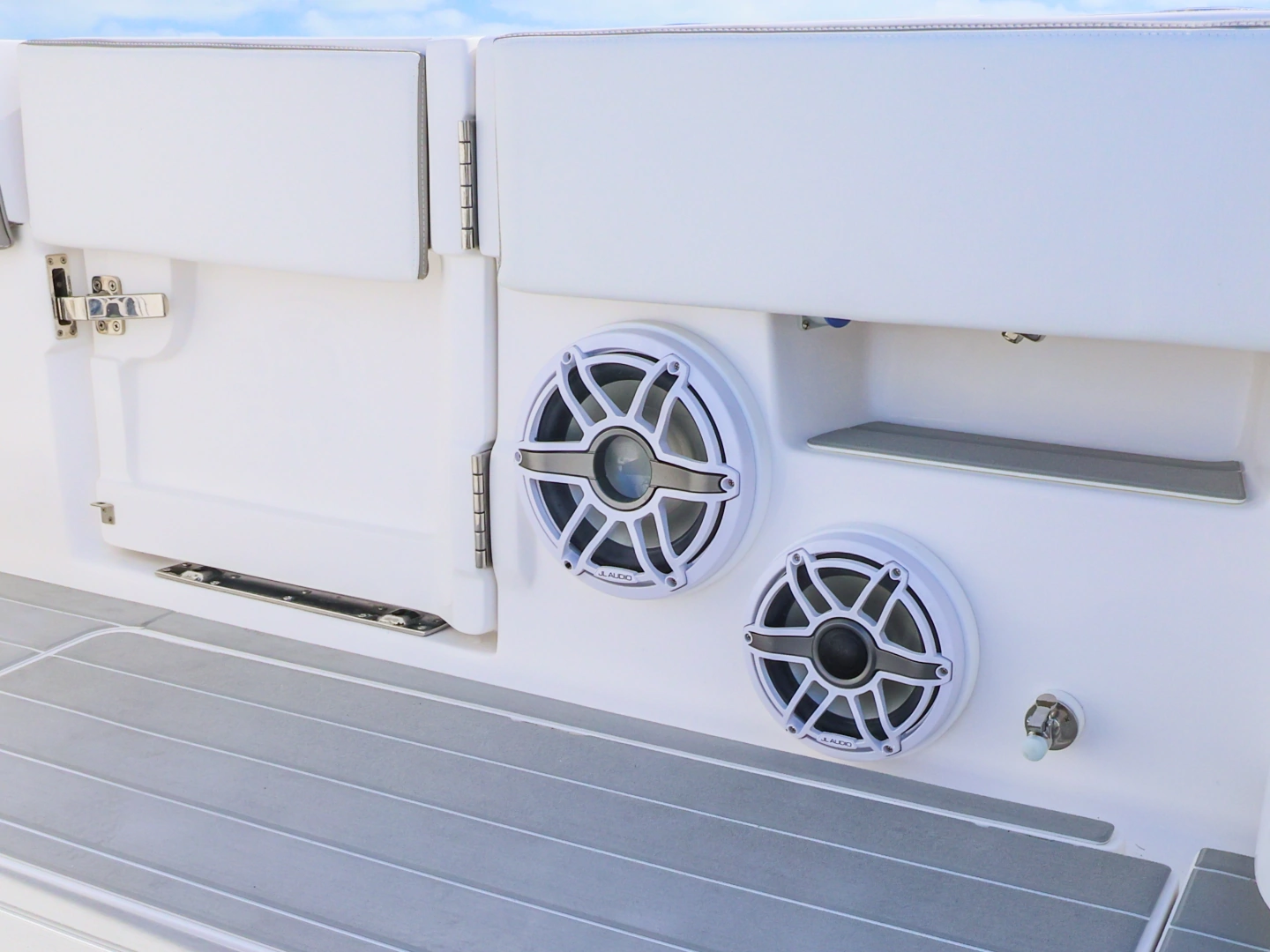 BlackWater 43 Sportfish Yacht For Sale