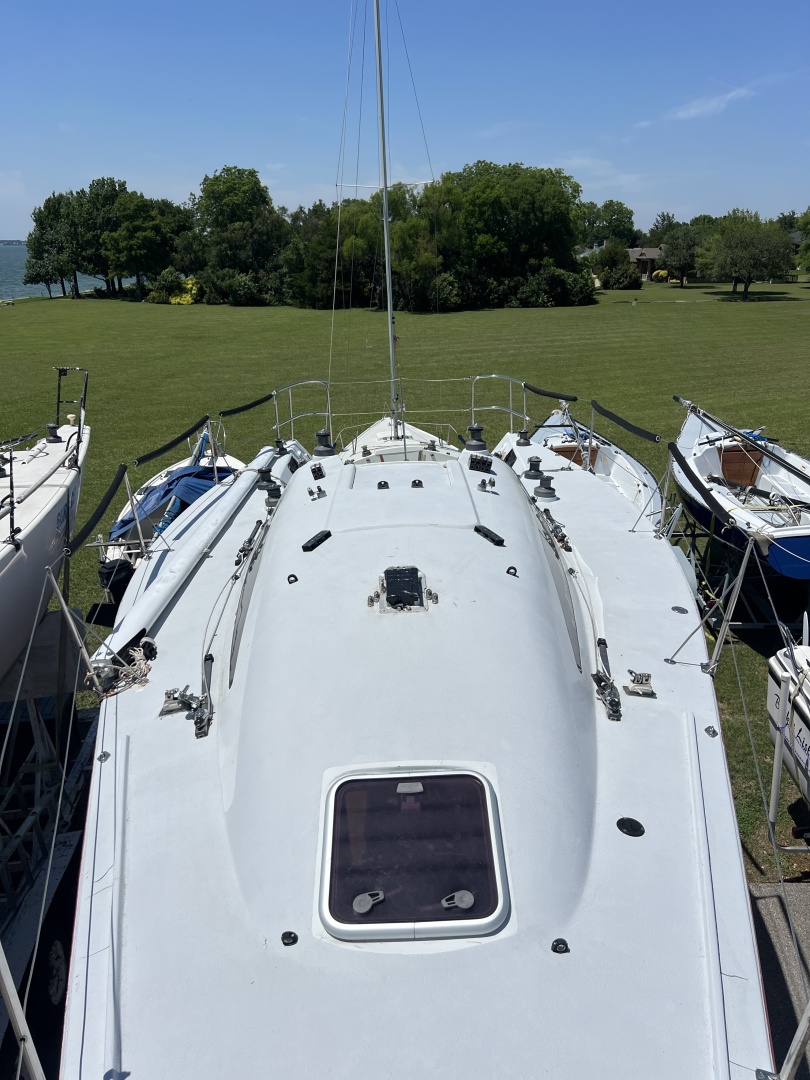 LOCO 36ft Carroll Yacht For Sale LOCO 36ft Carroll Yacht For Sale