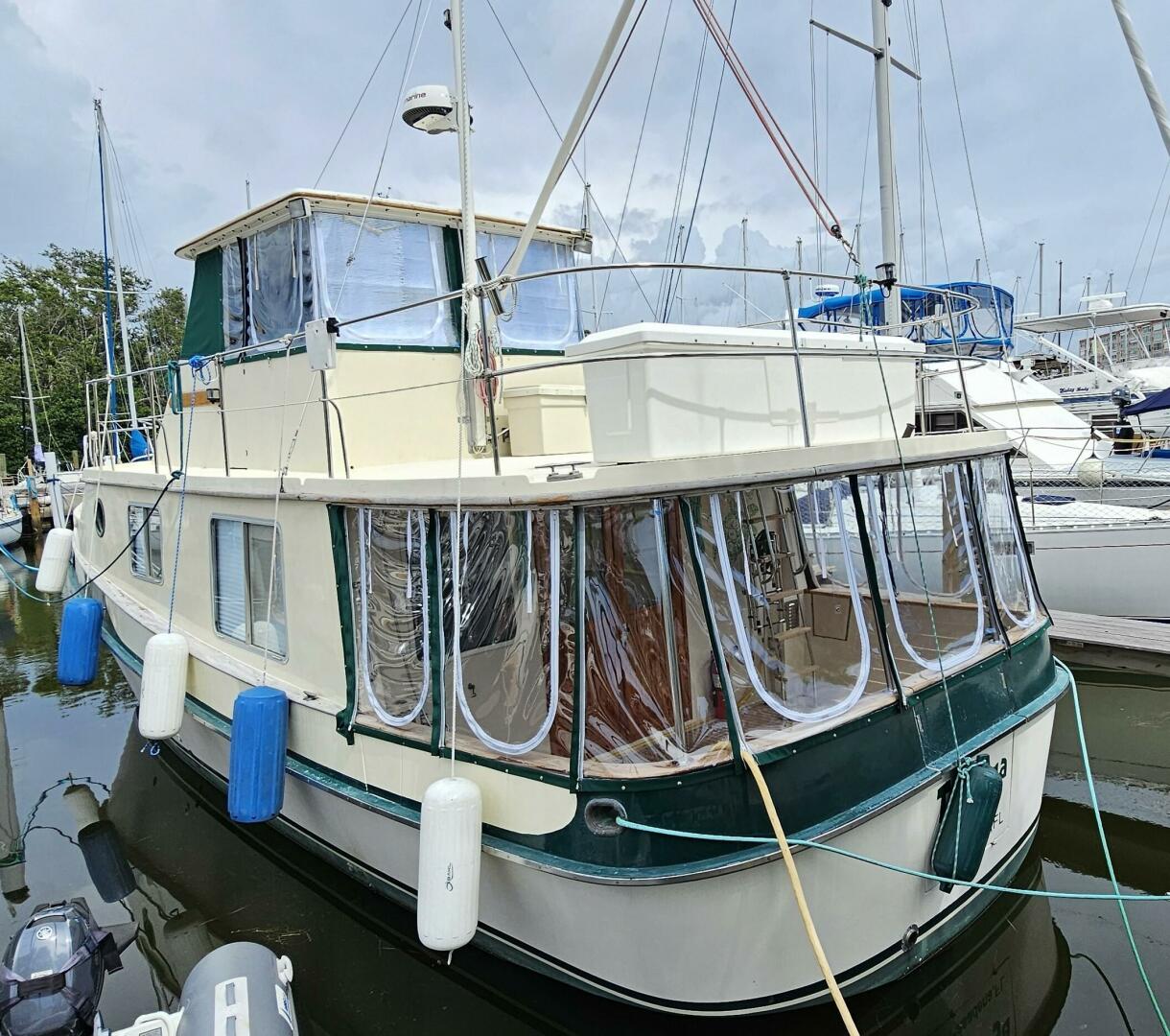 36ft Kadey Krogen Yacht For Sale