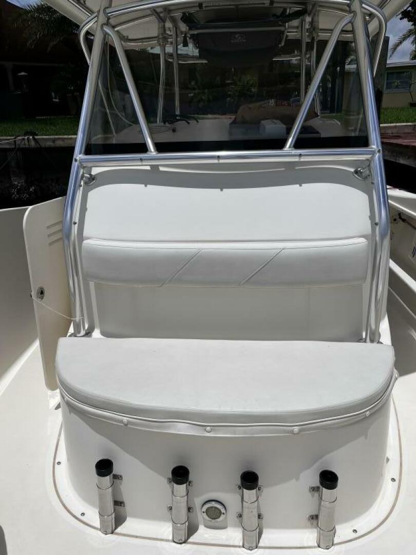 Loco Ono 33ft Pursuit Yacht For Sale