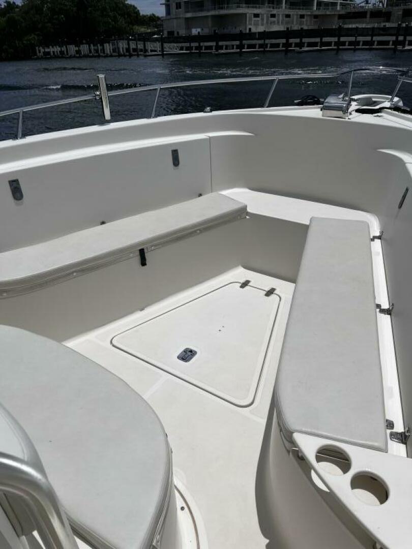 Loco Ono 33ft Pursuit Yacht For Sale
