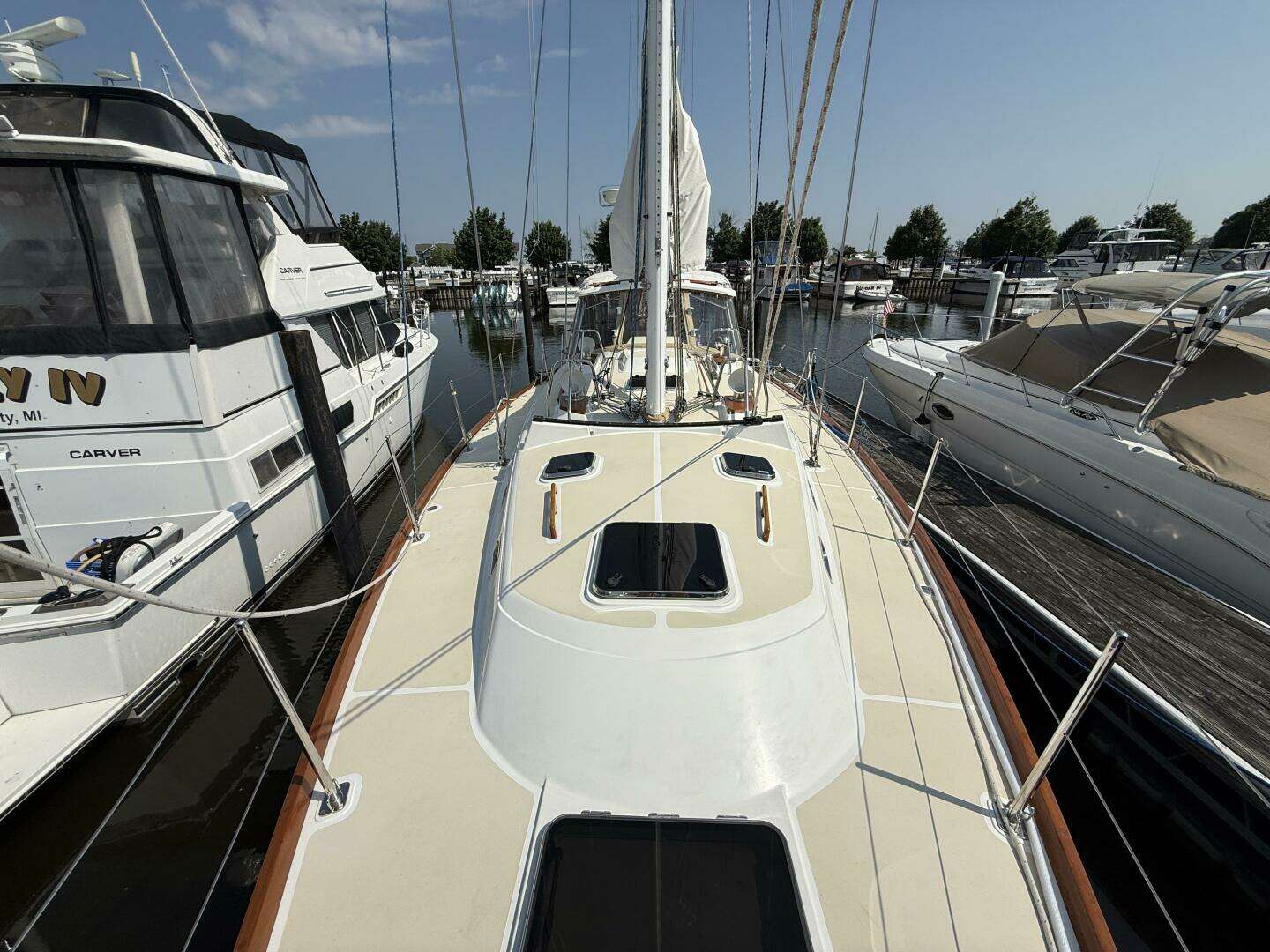 Tartan 4300 Yacht For Sale
