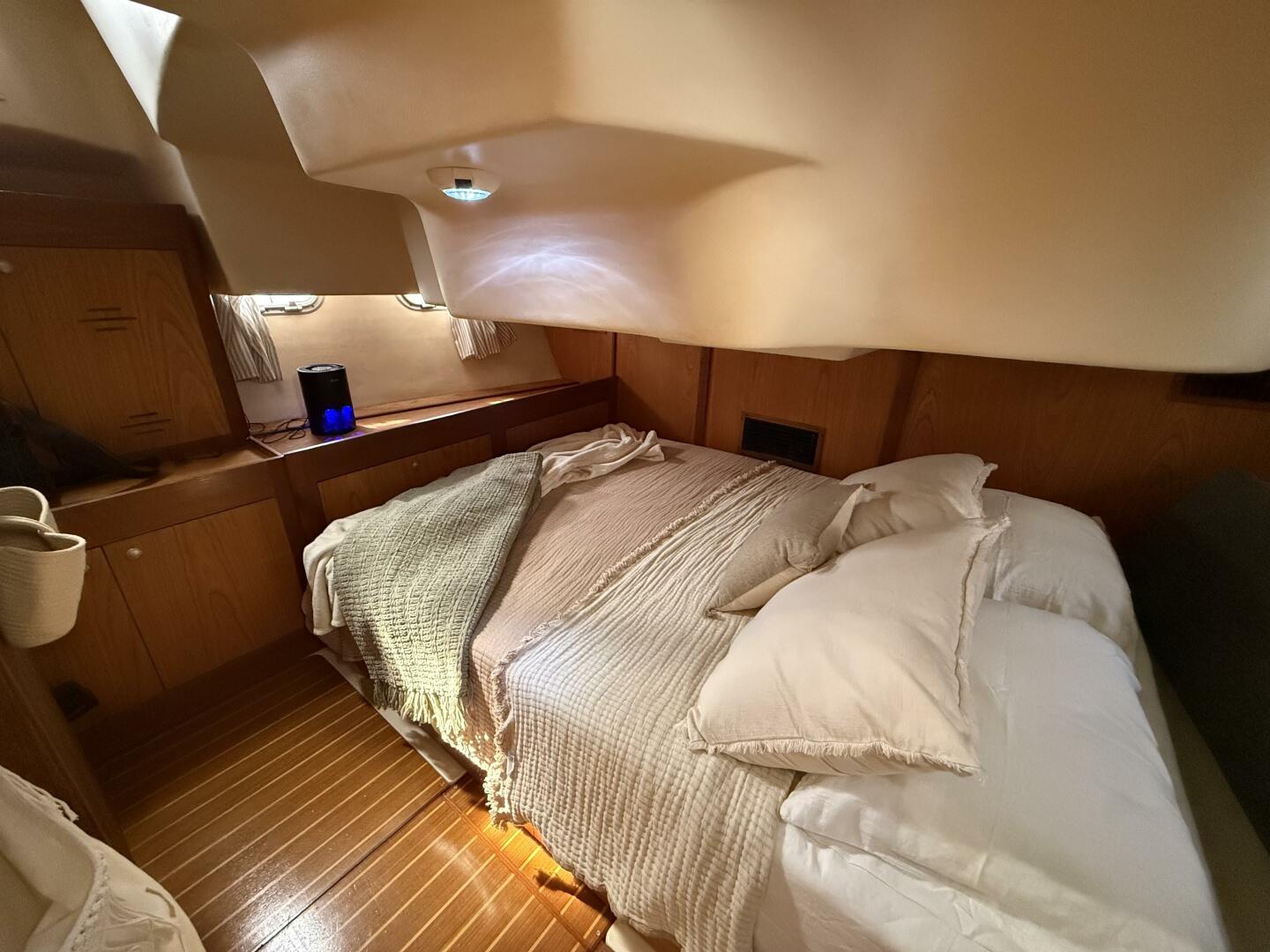 Charley 41ft Hunter Yacht For Sale