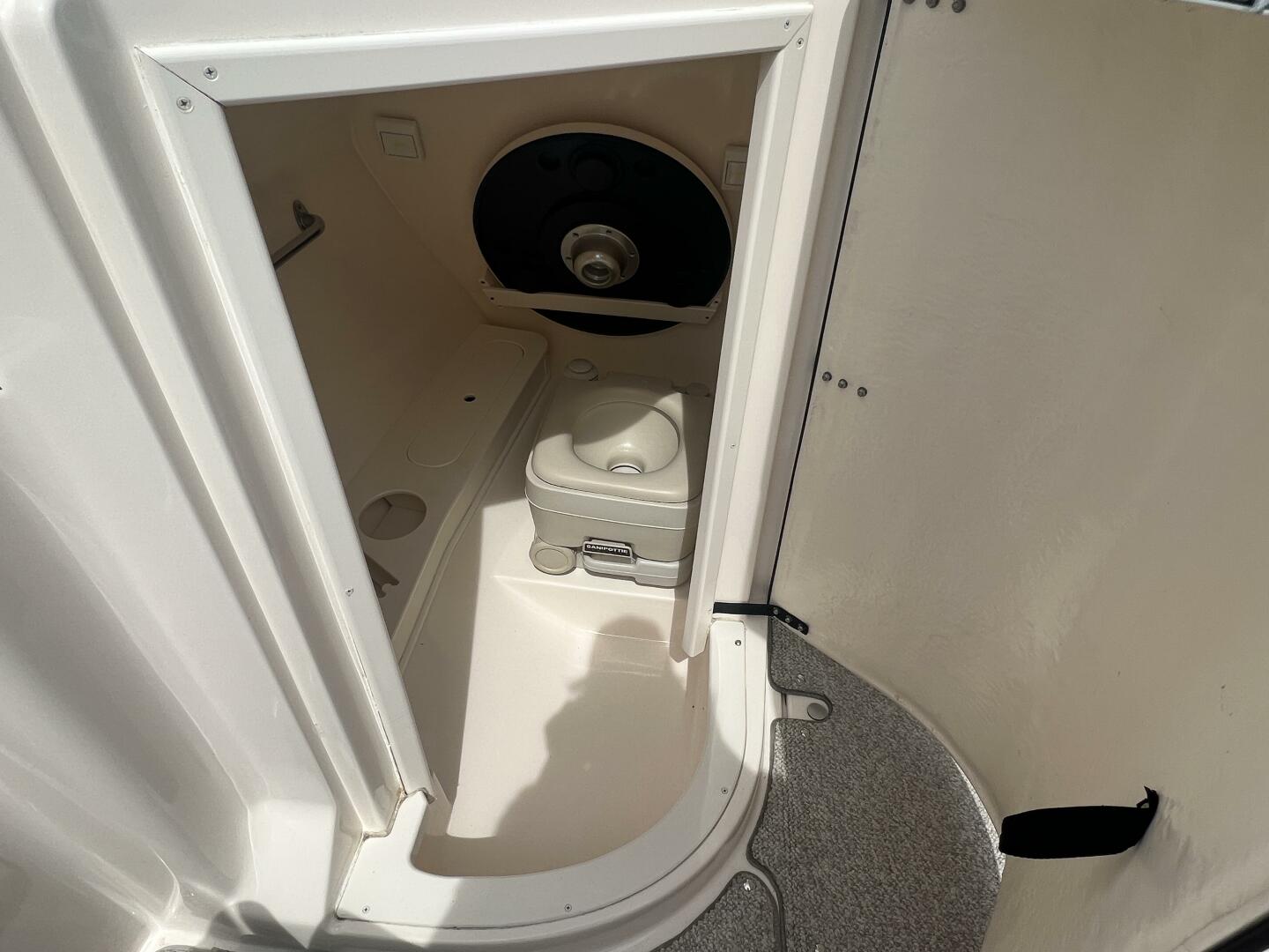 26ft Rinker Yacht For Sale
