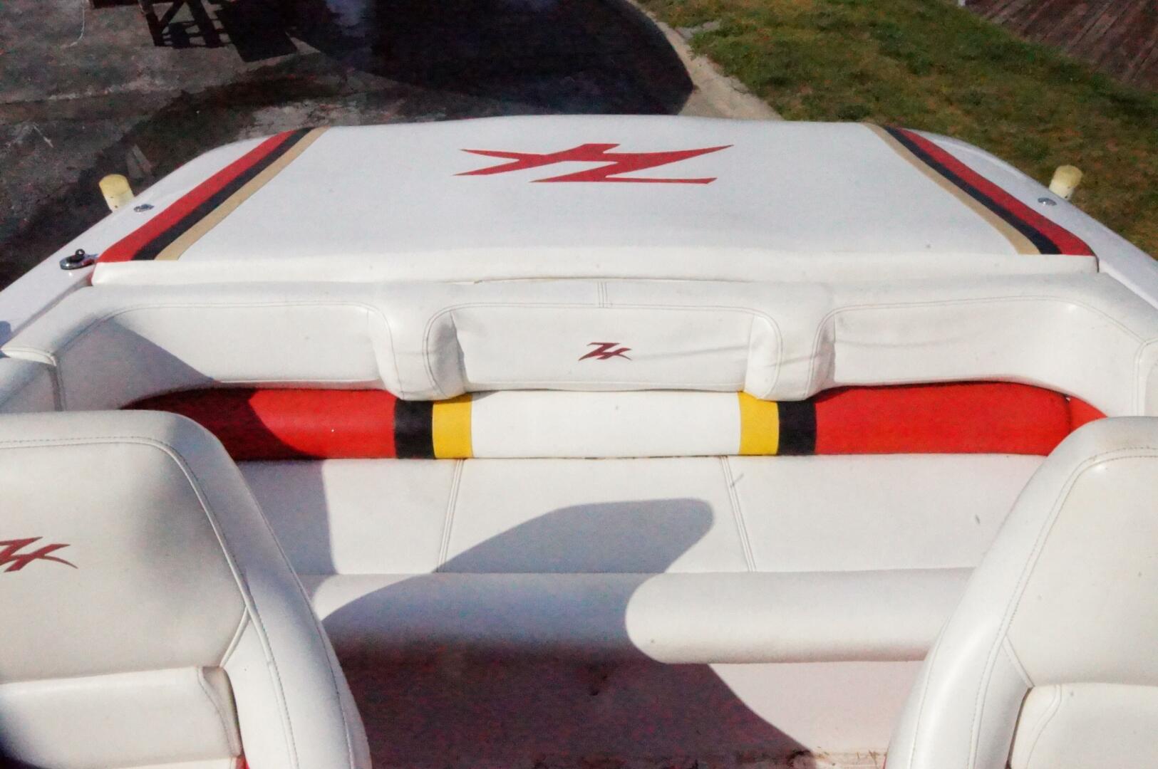 タップ Donzi 220 ZX 1998 - Marine Source