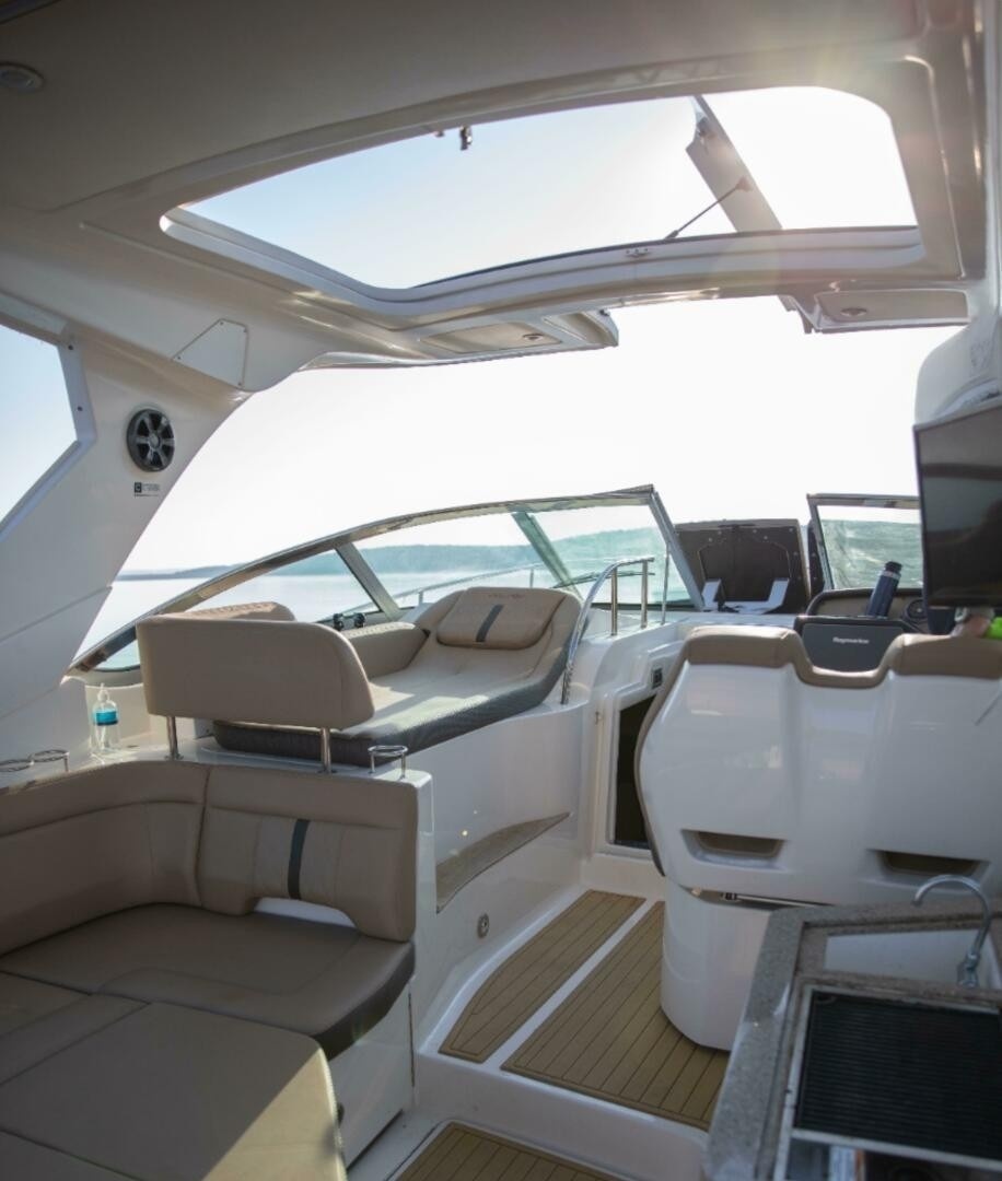 2016 Sea Ray Sundancer 350