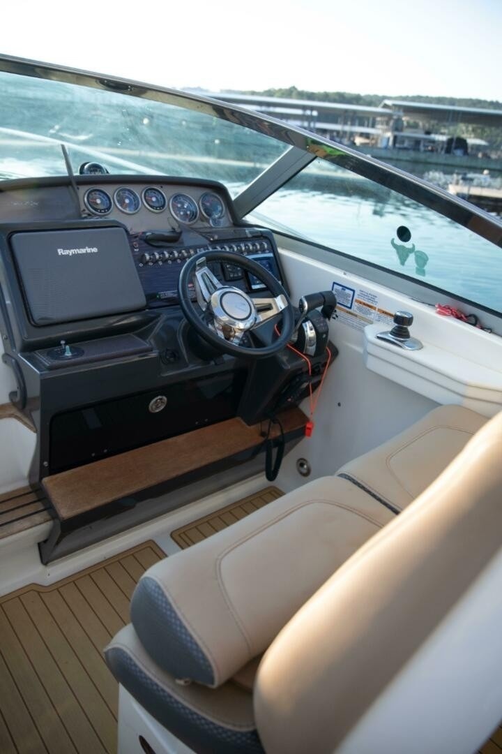 2016 Sea Ray Sundancer 350