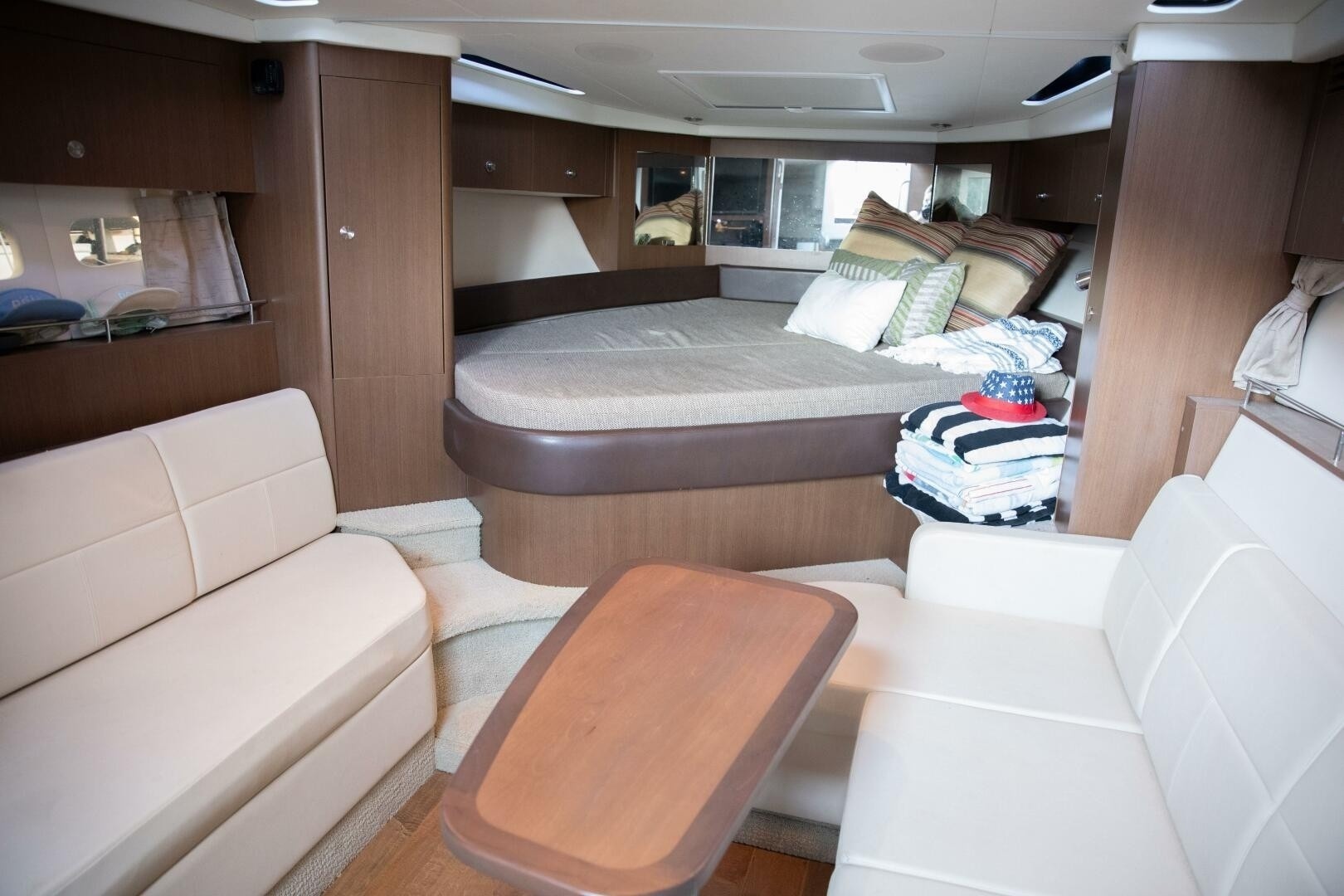 35ft Sea Ray Yacht For Sale