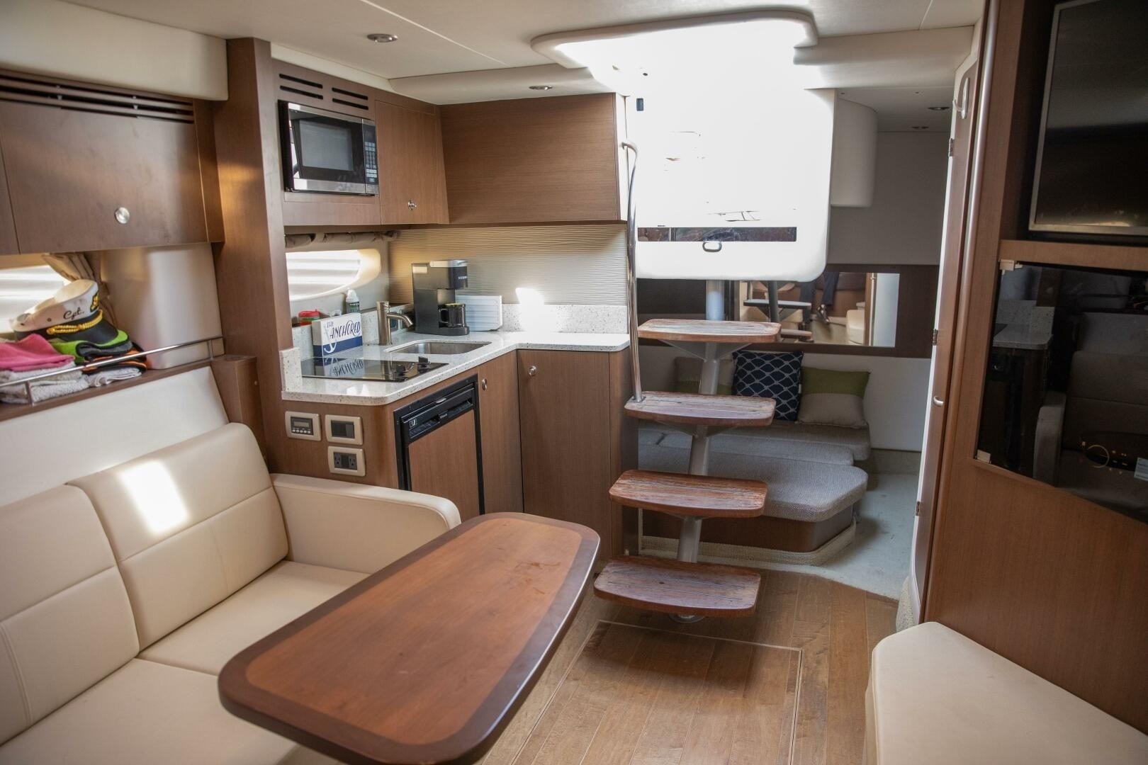 2016 Sea Ray Sundancer 350