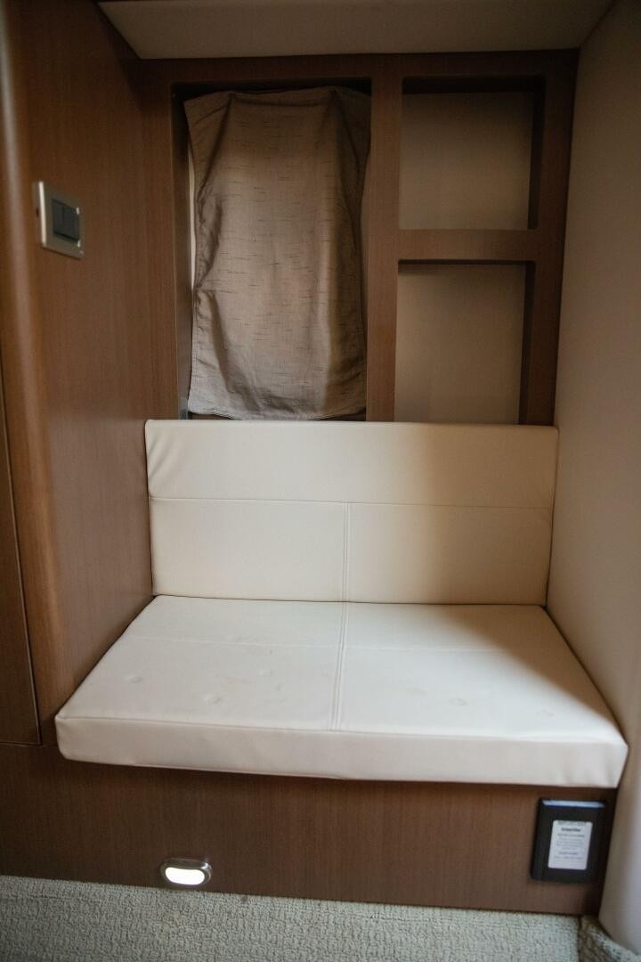 2016 Sea Ray Sundancer 350