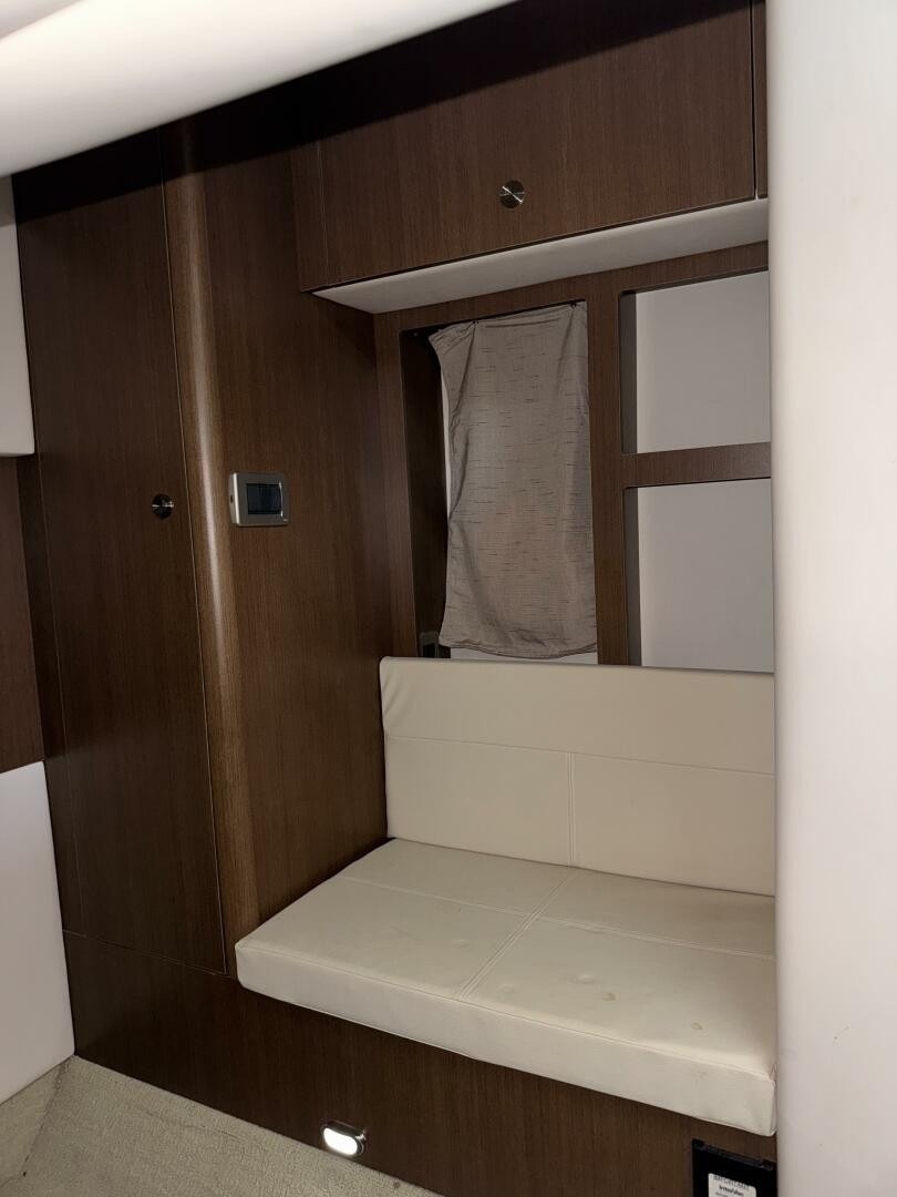 35ft Sea Ray Yacht For Sale