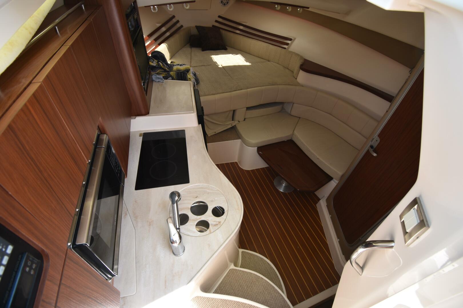2016 Grady-White 330 Express 